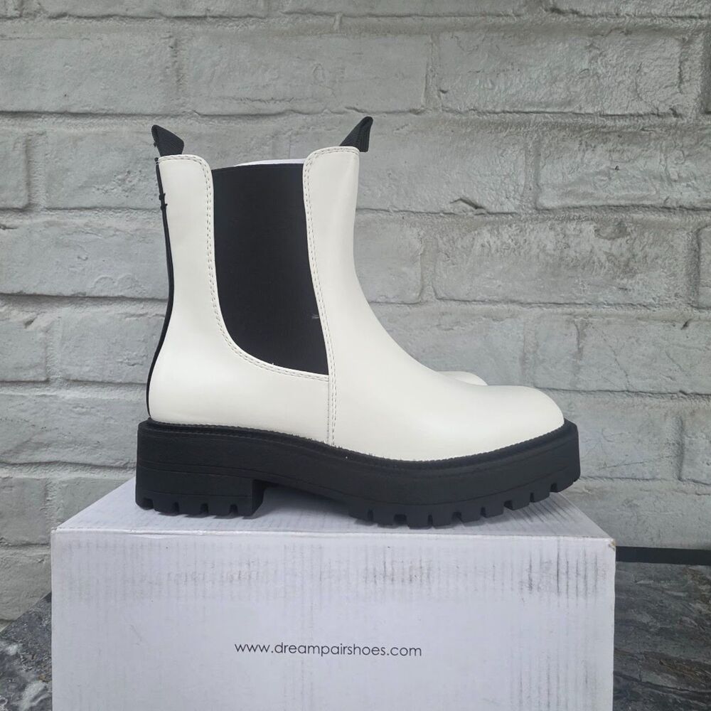 Dream Pairs Women's Size 6 White Chunky Lug Sole Chelsea Boots New In Box